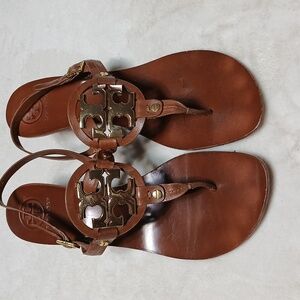 Tory Burch Holly Miller Leather Gold Logo Kitten Heel Sandals Size 11